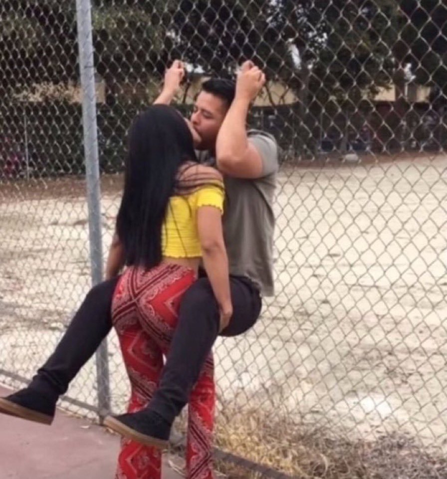 Jayeshrdesai3's tweet photo. How dudes that are upset at you for selling your rare #NFT to feed your family kiss their girl. https://t.co/KWxwRi9KdA