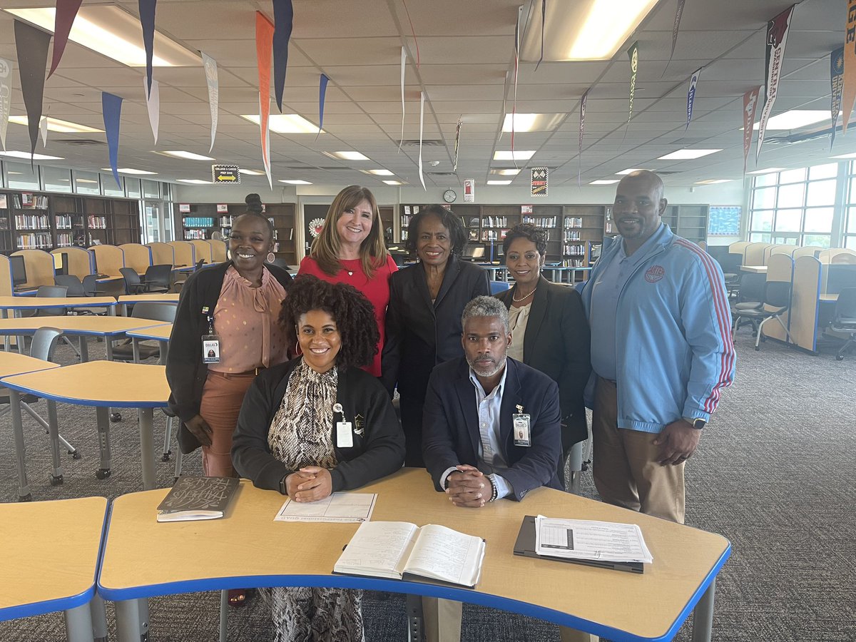 It is a privilege to meet the dedicated staff and community members that make our district great. Thank you to the David W. Carter High School educators for an amazing <a href="/DWCarterHS/">Dallas Carter High School</a> Cowboy welcome!