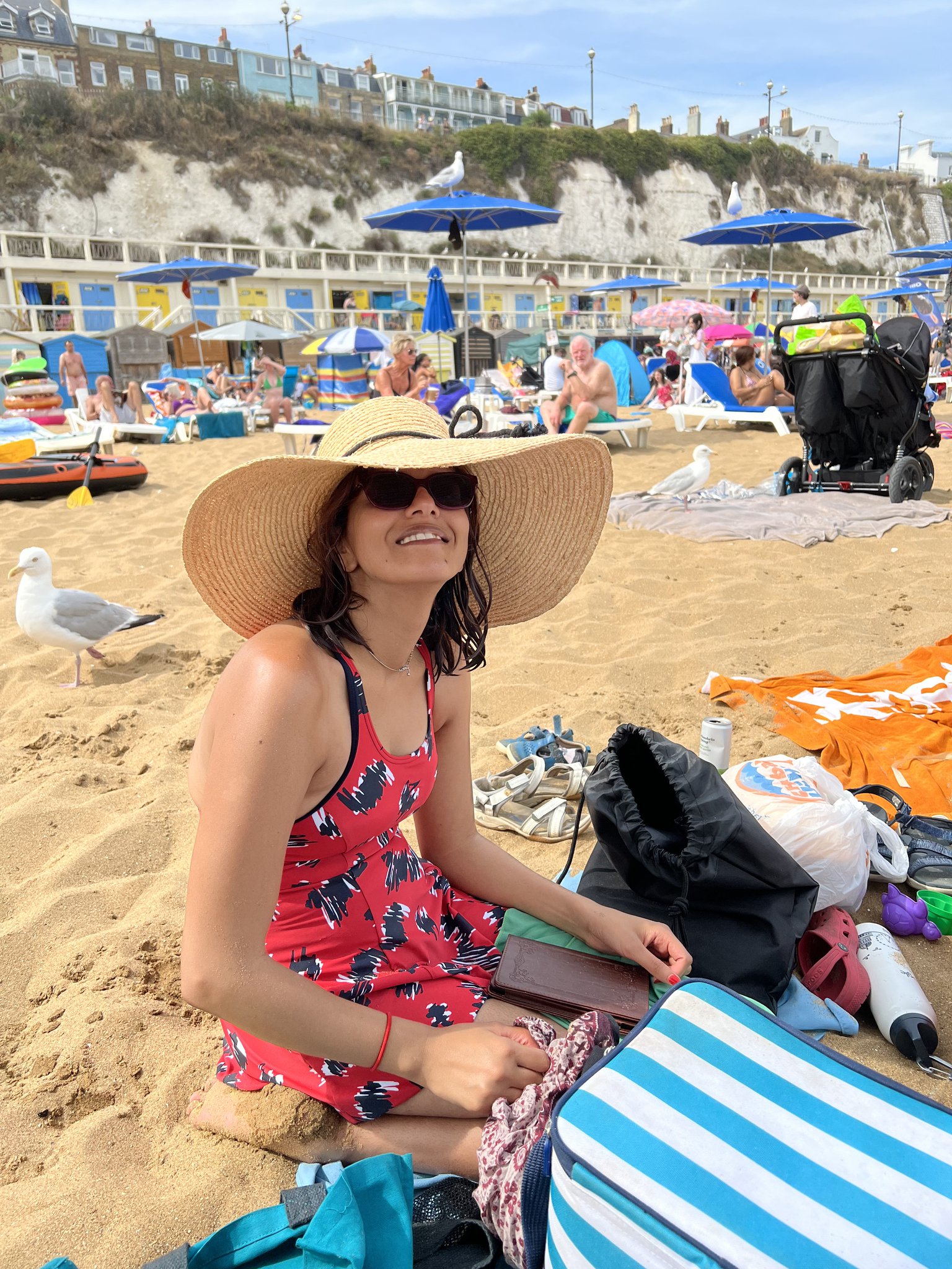 iona-on-twitter-last-week-at-the-beach-i-forgot-to-tweet-this