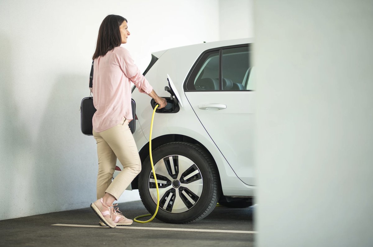 cdntechjournal's tweet photo. .@Uber is offering more ways to ride green with its plan to be a be a zero-emission platform by 2040 🌿 🚘
One of the ways they're doing this is by supporting drivers to go electric.
Get all the details here: https://t.co/K9eTWhHr7W
#PartnerMessage https://t.co/jMkhPGtgET