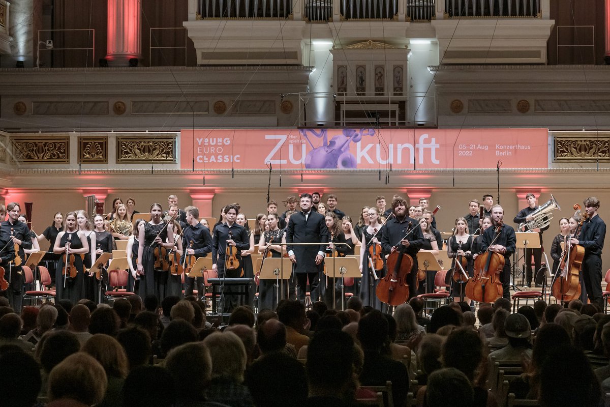 Berlin był nasz! Były bisy i entuzjastyczny aplauz publiczności. Wielki sukces International Lutosławski Youth Orchestra na Festiwalu Young Euro Classic w stolicy Niemiec.

fot. Joanna Siwiec