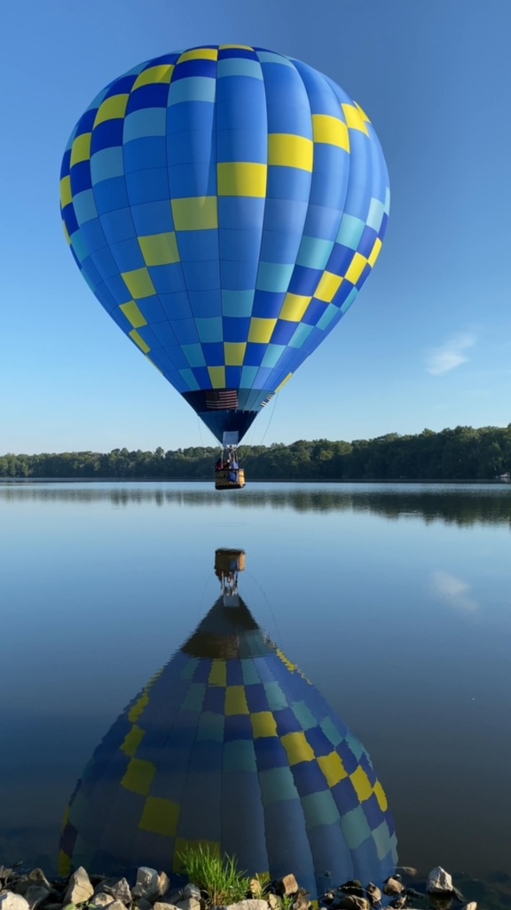 VelocityBalloon's tweet photo. Happy National Aviation Day! #velocityballooning #splashndash https://t.co/5GPThHDITV