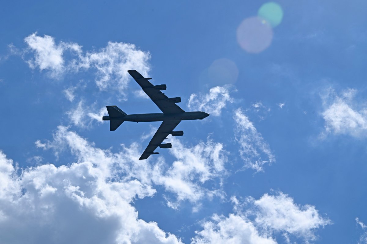 AFmuseum's tweet photo. Special thanks to Minot Air Force Base for the fantastic two-ship B-52 flyover at the National Museum of the U.S. Air Force today!!! Feel free to share your photos of B-52 aircraft. #AF75 #PoweredbyAirmen #AFHeritage #B52 https://t.co/FpsIgJMz2w