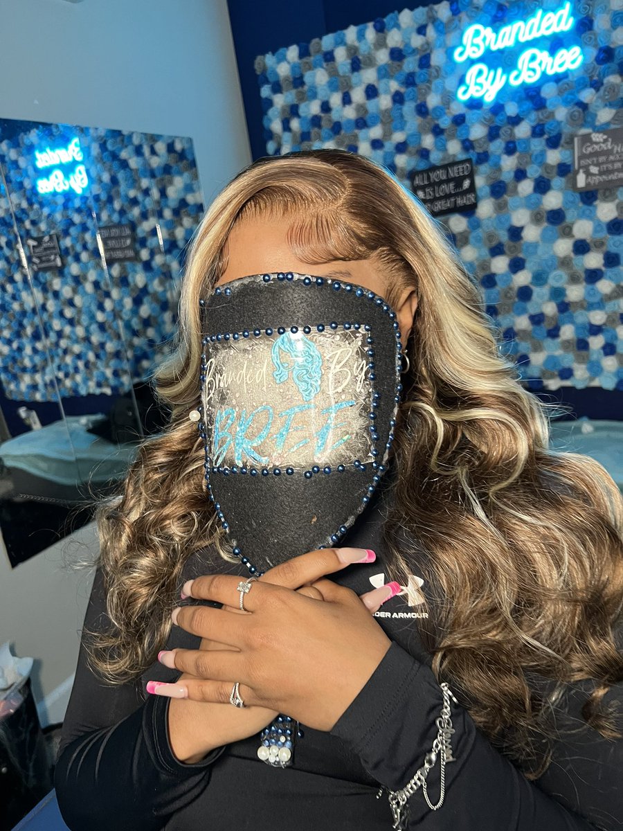 breauna_bree's tweet photo. It givessss very much scalp, no filter needed! 🥳 

Know y’all got them refunds, come sit in my chair! 💙
#shsuwelcomeweek2k22 

Book the look https://t.co/vt0nYE4p14 https://t.co/hQffmxlHqL