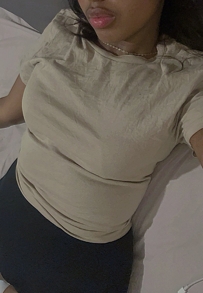 elflowrr's tweet photo. hi i’m el <3.  not rlly new to nsfw twt!

let’s see;

- 21 she/her 
- bisexual 
- soft/hard kinks 
- switch. is that still a thing? >.< 
- pls have ur age in ur bio !

    ♡ and ↻ to be moots!

#nsfw #nsfwtwt https://t.co/7bwfUzuP2J