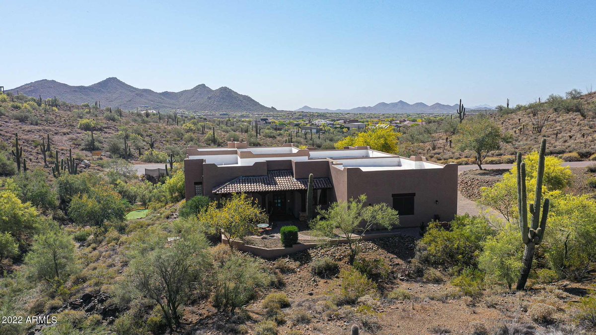 LookLlc's tweet image. Fall in love with this 4 BD/ 3 BA in Phoenix. Call, text or direct message me for more info.  cpix.me/l/151600692