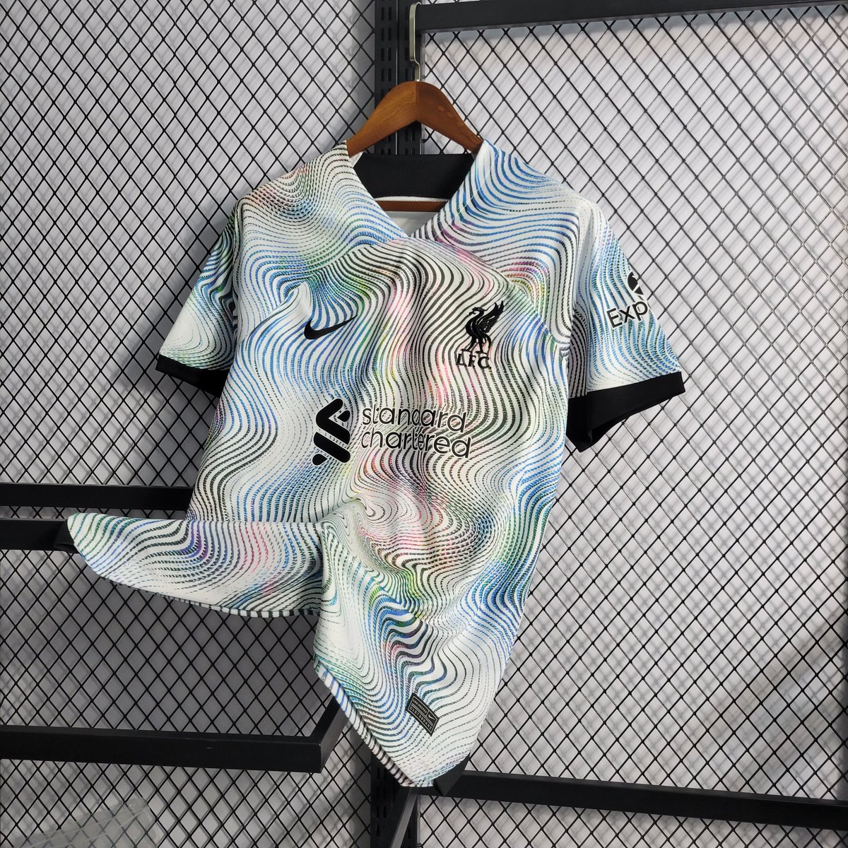CamisaPesada's tweet photo. 🔊 BRING THE NOISE!
O novo uniforme “away” traz inspiração na vibrante cena musical da cidade, em particular no papel pioneiro que desempenhou na cena da dance music dos anos 90.

Adquira já: 

👕 Liverpool Away 22/23 
📲 https://t.co/5x5wyAevIA

#camisapesada
#asuafootballstore https://t.co/eqJQccnSTR