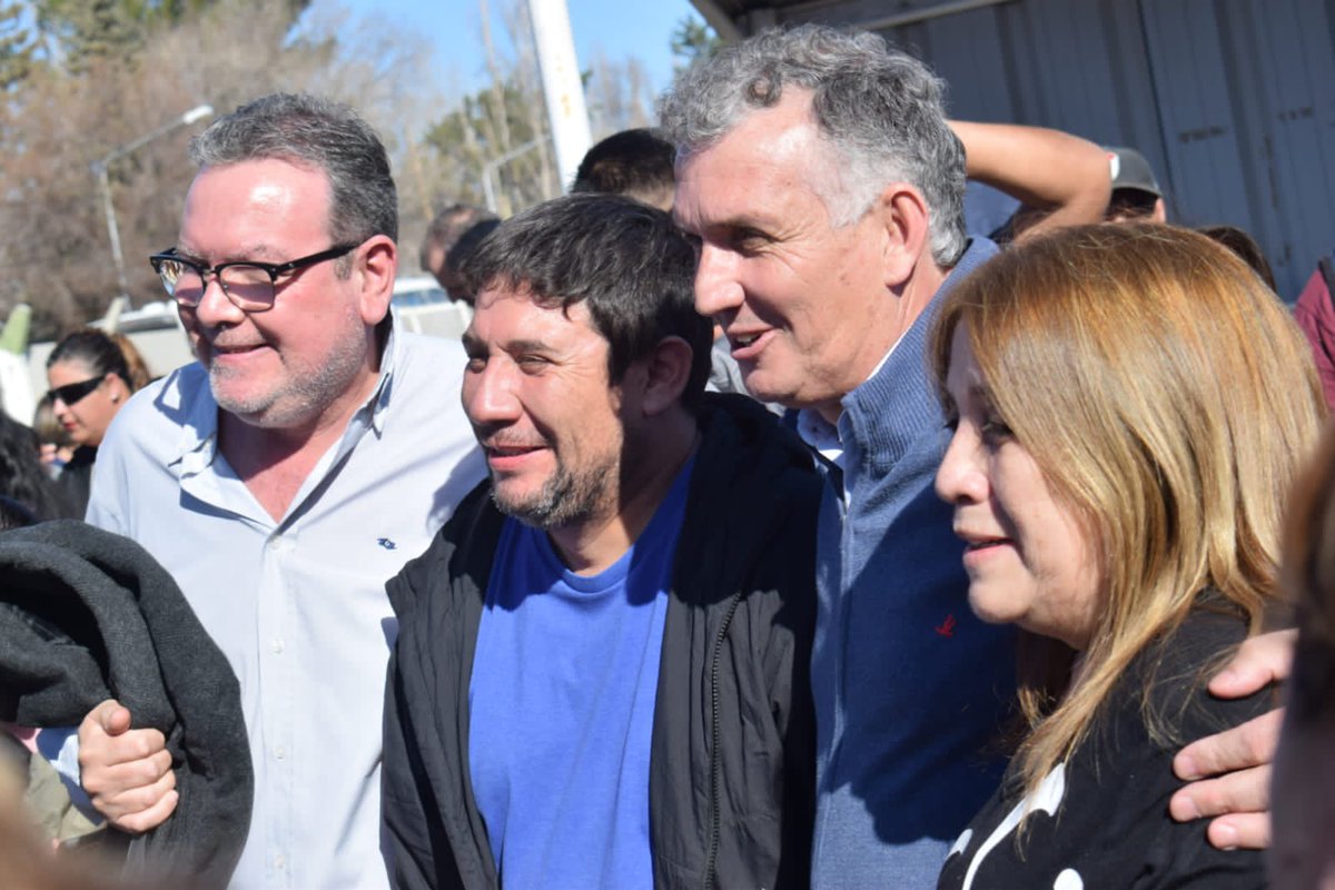 Compartimos una nueva reunión política de la #ListaAzul para seguir trabajando en un proyecto de provincia en donde #HayFuturo  para todas y todos los neuquinos.

Junto a la militancia acompañamos a <a href="/OmarGutierrezOk/">Omar Gutierrez</a> , <a href="/marcoskoopm/">Marcos Koopmann</a> y <a href="/MarianoGaidoOk/">Mariano Gaido</a> .

#HayEquipo