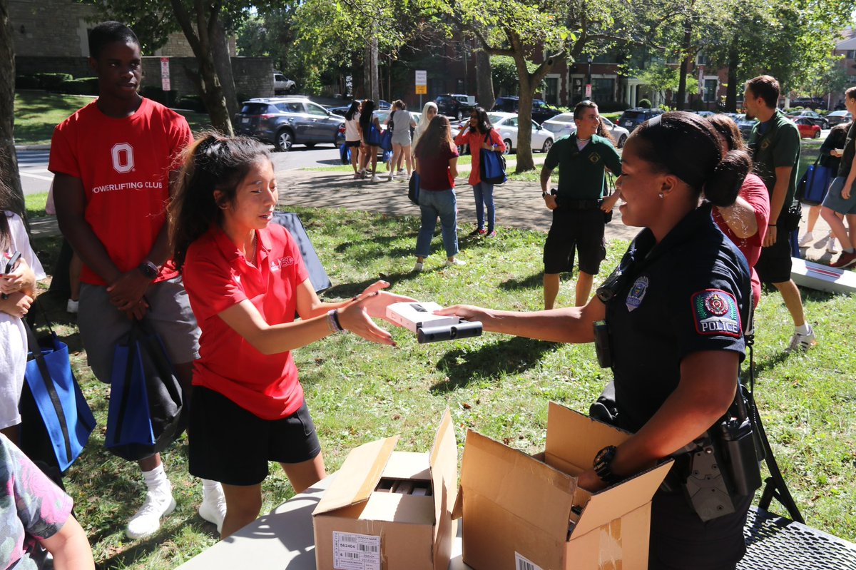 OSUPOLICE's tweet photo. A great Off-Campus Community Welcome event by @OffCampus_OSU and @StudentLifeOSU!

OSUPD handed out U-Lock bike locks to students to help deter theft of their valuable bikes! https://t.co/KiEo27po1k