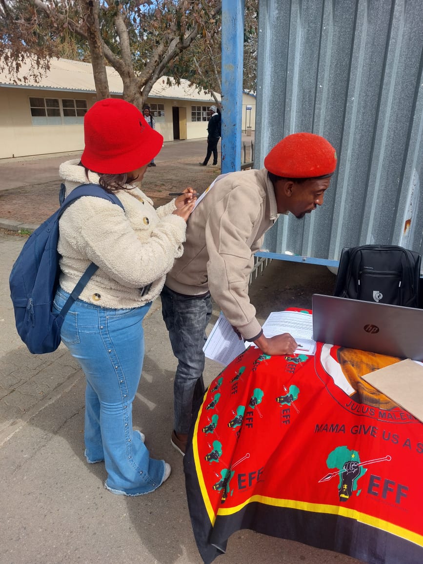 Effsc_Fs's tweet photo. #VotaMntuOtsha
Our very own Provincial Secretary, Treasure and Political Commissar
@StiloSekhele1
@G_Matlhoko
@EFFStudents
@EFF_FreeState https://t.co/ZKe7yyYUMo