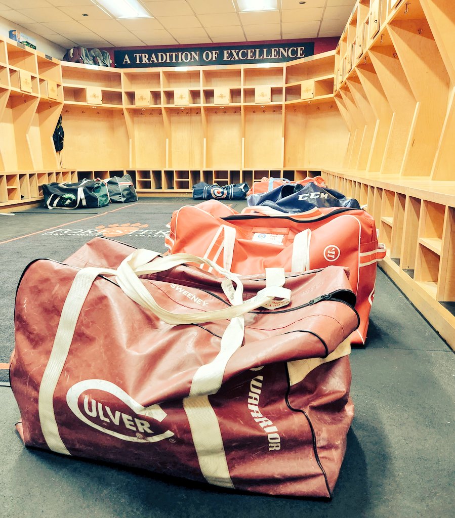 lake-forest-college-women-s-hockey-on-twitter-from-near-and-far-our