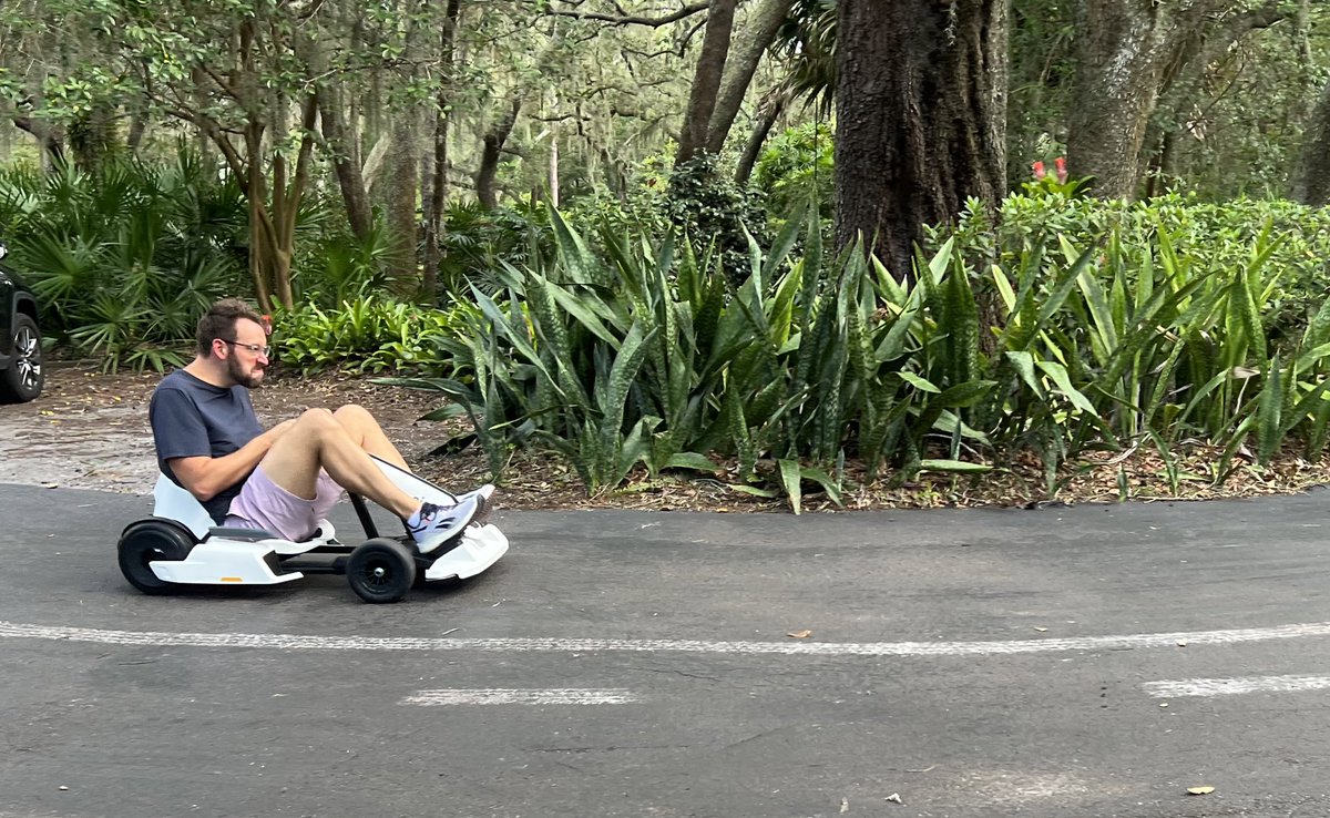 Gothalion tweet picture