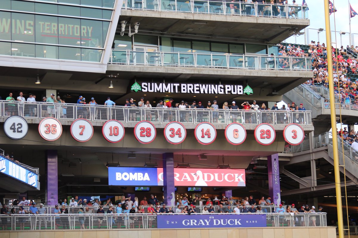 TFEATS's tweet photo. Grab a drink and have a great view of the game from @summitbeer &amp; @grayduckspirits balcony bars!

#localbusiness #MNTwins #TFEats https://t.co/nWQeujJc2m
