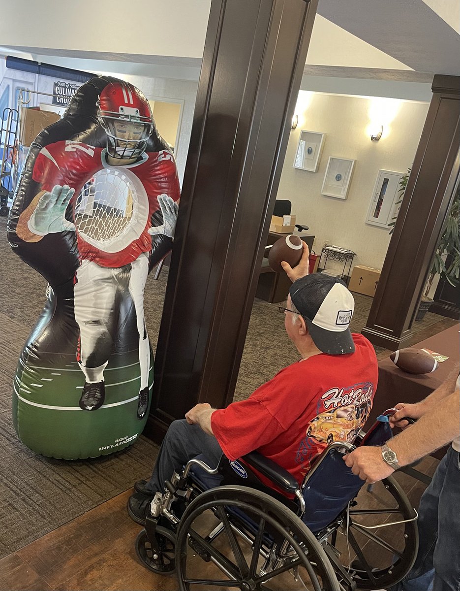 StCharlesHC's tweet image. Who says football players get to have all the fun?
These folks were making goals like the professionals! 🏈 
#scoringpoints #footballseason
#ActivitiesIsA10