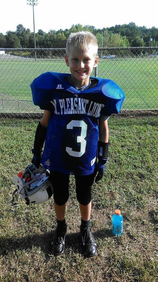 susanmoose1999's tweet photo. #always3 #seniorseason #gotigers #fridaynightlights #lastfirstofhs @KeeganMoose https://t.co/5G4M9o6quO
