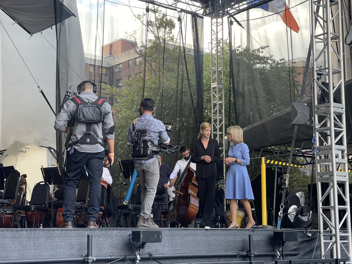 mitchellreports's tweet photo. Canadian-Ukrainian conductor @kerilynnwilson created the Ukrainian Freedom Orchestra: Ukrainian musicians, war refugees and others with Ukrainian roots playing at Lincoln Ctr tonight, Kennedy Ctr Sat after Europe tour, defending their culture with music not guns @NBCNightlyNews https://t.co/Hw69XRDiYQ