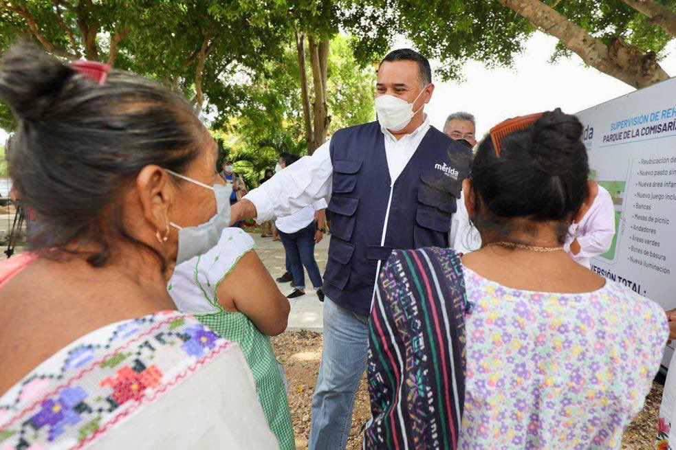 AyuntaMerida's tweet photo. de #Chalmuch y #Susulá la rehabilitación de sus parque principales, en los que se realizan los trabajos de: https://t.co/wFgnQBV1h9