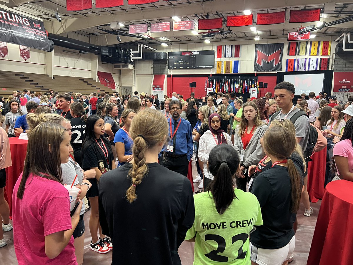 MaryvilleU's tweet photo. Great turnout at the Academic Social #FinallyASaint https://t.co/J1TnUa3Fp6
