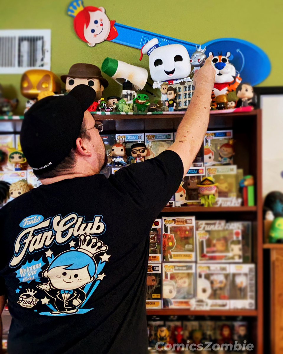 Sometimes when we can’t make it to events, we work on our shelves. #funkophotoadaychallenge #freddyfashionfriday #funkofunclub #freddyfunko #funkohq #funkopops #funkotees @originalfunko #fotw