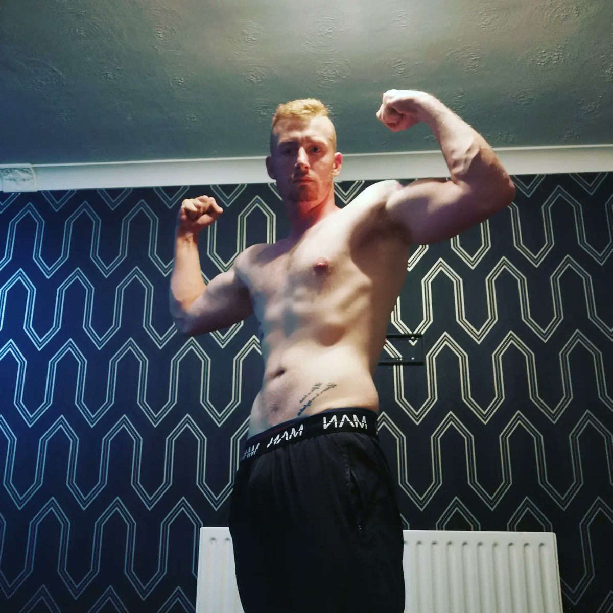 HotHeadHandy's tweet photo. 14lb down, let's get leaner. I'm feeling fucking good! https://t.co/yh8z7hG6iY