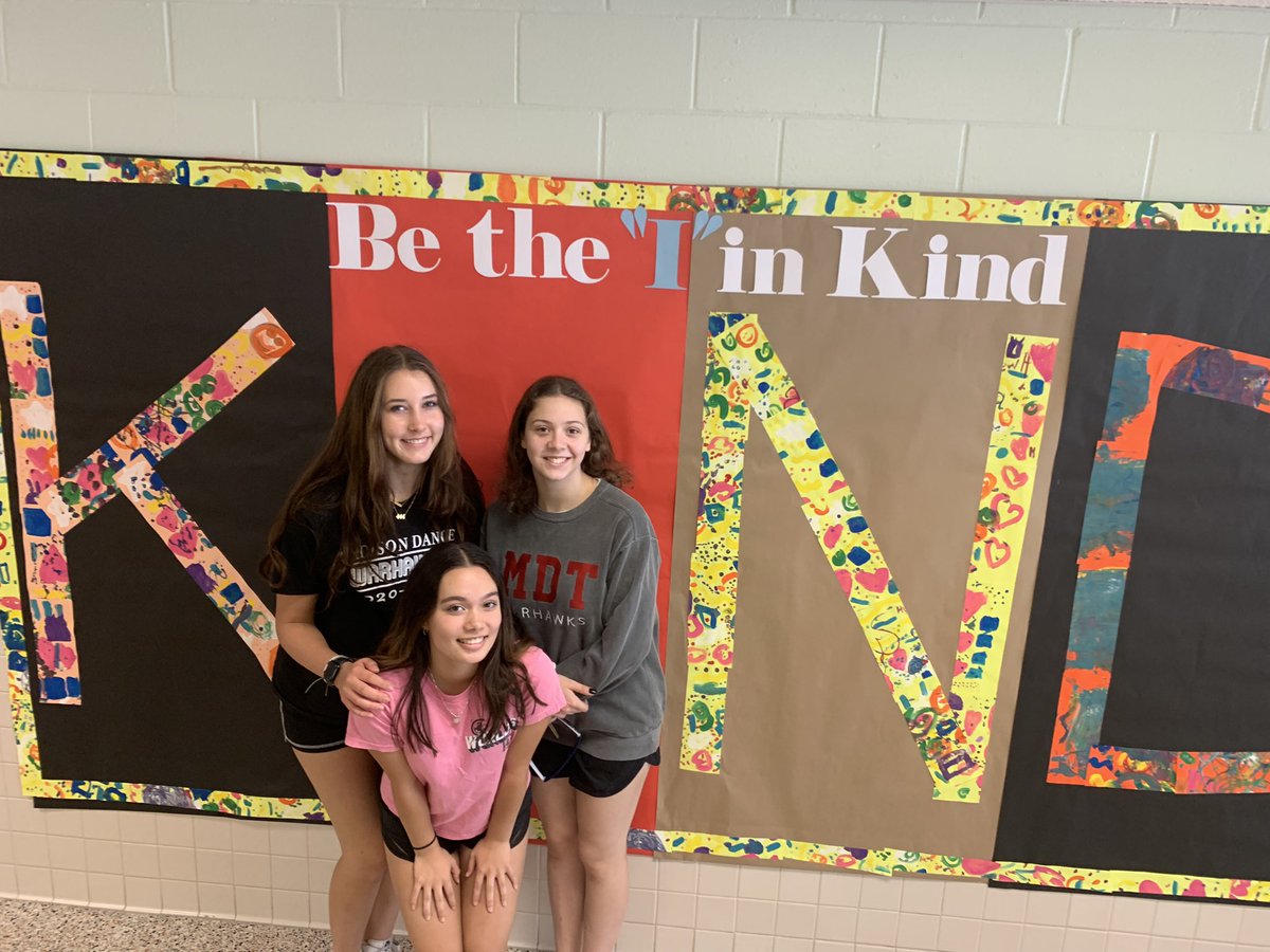 CPES5thGrade's tweet photo. Some @warhawkdance @JamesMadisonHS students helped CPES teachers prep for the first day of school #cpesbelieves #ONEKindactVienna We can’t wait to welcome everyone on Monday https://t.co/pGeSzGttKg