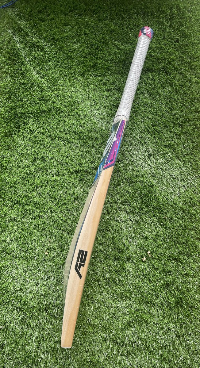 TeamTekUK's tweet photo. Last @a2cricket Vertex of the initial batch. £210 inc UK delivery/VAT.

G2, 2.10 and plenty of wood in the right places. Free full length bat cover and @AyrtekCricket Hybrid Sweatband included as a special Promo deal 💥

https://t.co/V4Fm2fbGNZ https://t.co/R9bxUltI3K