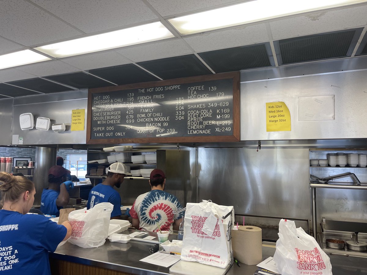 JDVance's tweet photo. Finally stopped at the Hot Dog Shoppe in Warren, today. Awesome food and people. Next up: rally with ⁦@RonDeSantisFL⁩! https://t.co/QTJPBBvbmj
