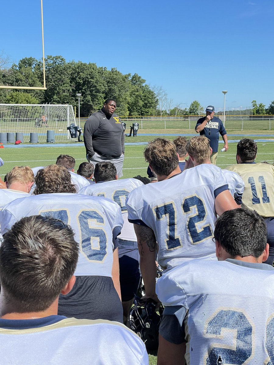 _Drew_55's tweet photo. Appreciate @RaymondMonica3 &amp; @CoachDurish inviting me to camp! It was an honors speaking to the team &amp; seeing the future of @ClarionFootball.  Best of luck this season  @vrizz52. @ClarionEagles. https://t.co/rZOpcZReoZ