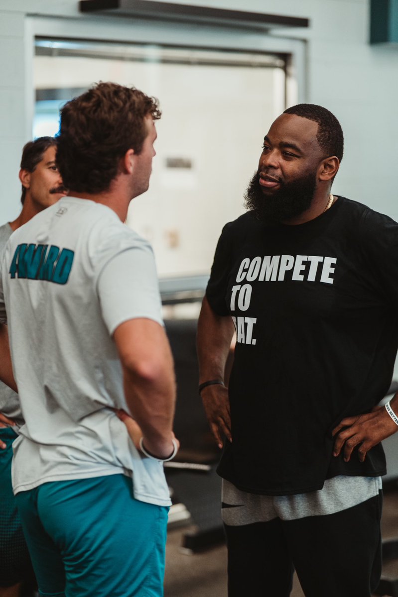 CoastalFootball's tweet photo. Thank you to @Shep71 for coming & speaking to our team today!
#STRIKETHESTONE | #BEL1EVE | #TEALNATION | #COMPETETOEAT https://t.co/8ZYMOGcl8w