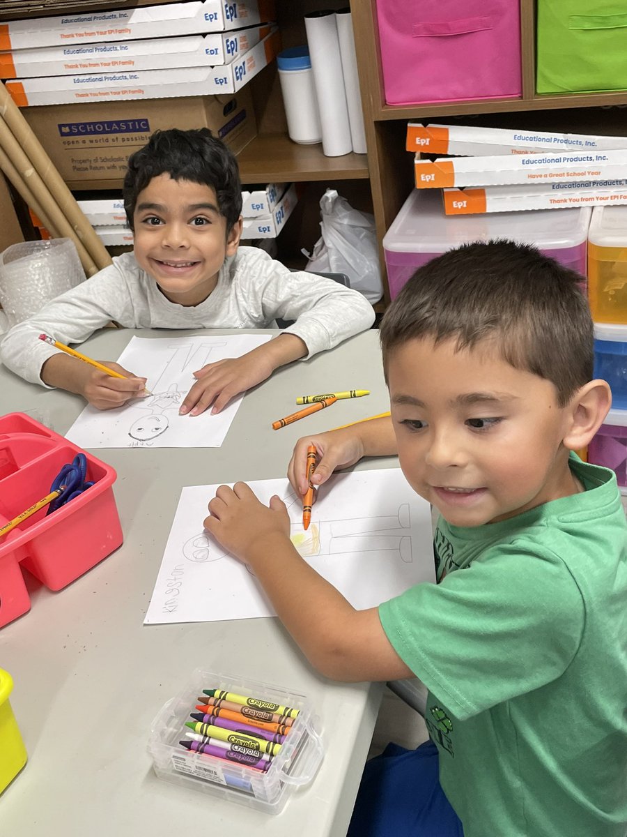 Bryant_STEAM's tweet image. First grade learned they are all engineers! We also studied the engineering design process and drew ourselves and what we want to invent! #ProsperProud #tinyengineers #blazingtrails @PISDBryantElem