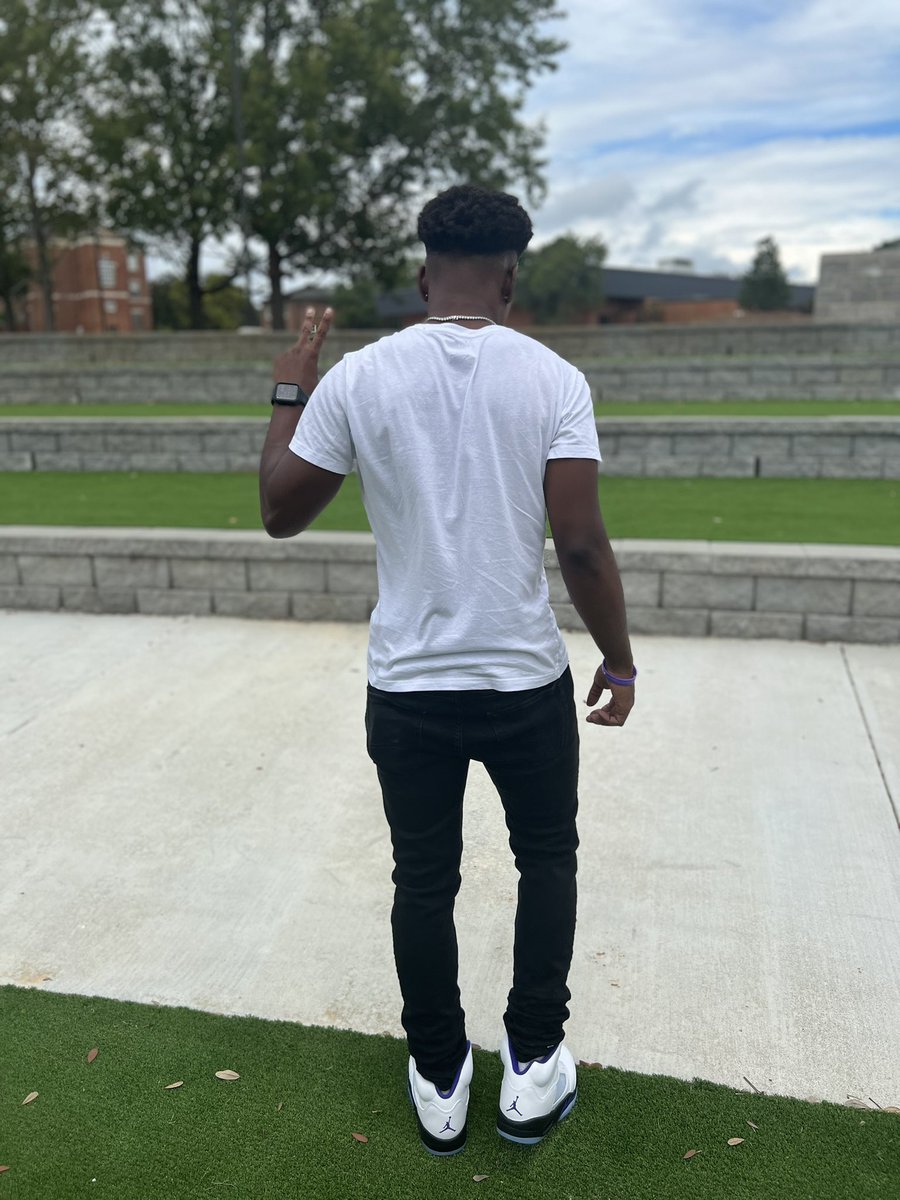 blackb0ydavid's tweet photo. Dub Club🌪♌️ https://t.co/Rt4rZHHojU