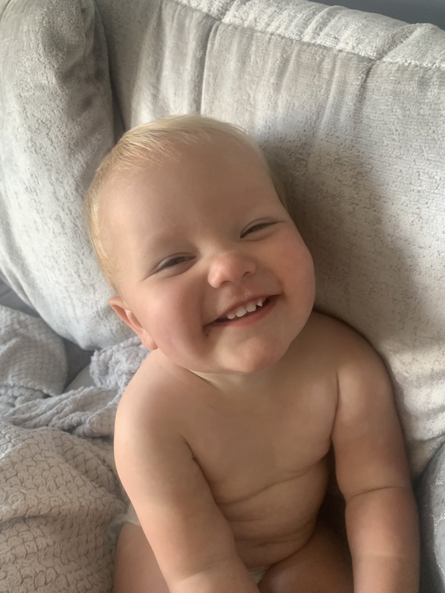 __louisesmithx's tweet photo. Cheeky chops❤️ https://t.co/2mGJYzVpdK