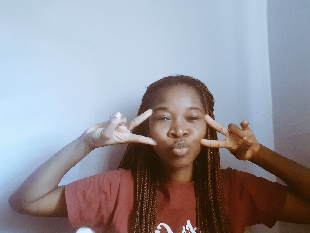 Went to the Study Room to Study and Pray.
I ended up singing a lot of worship songs and being in an intense worship mood.
Then next is taking my phone and taken many many pictures and gladly telling Abba I am such a pretty girl. 
And thanking Him for making me so beautiful ❤️🕊️