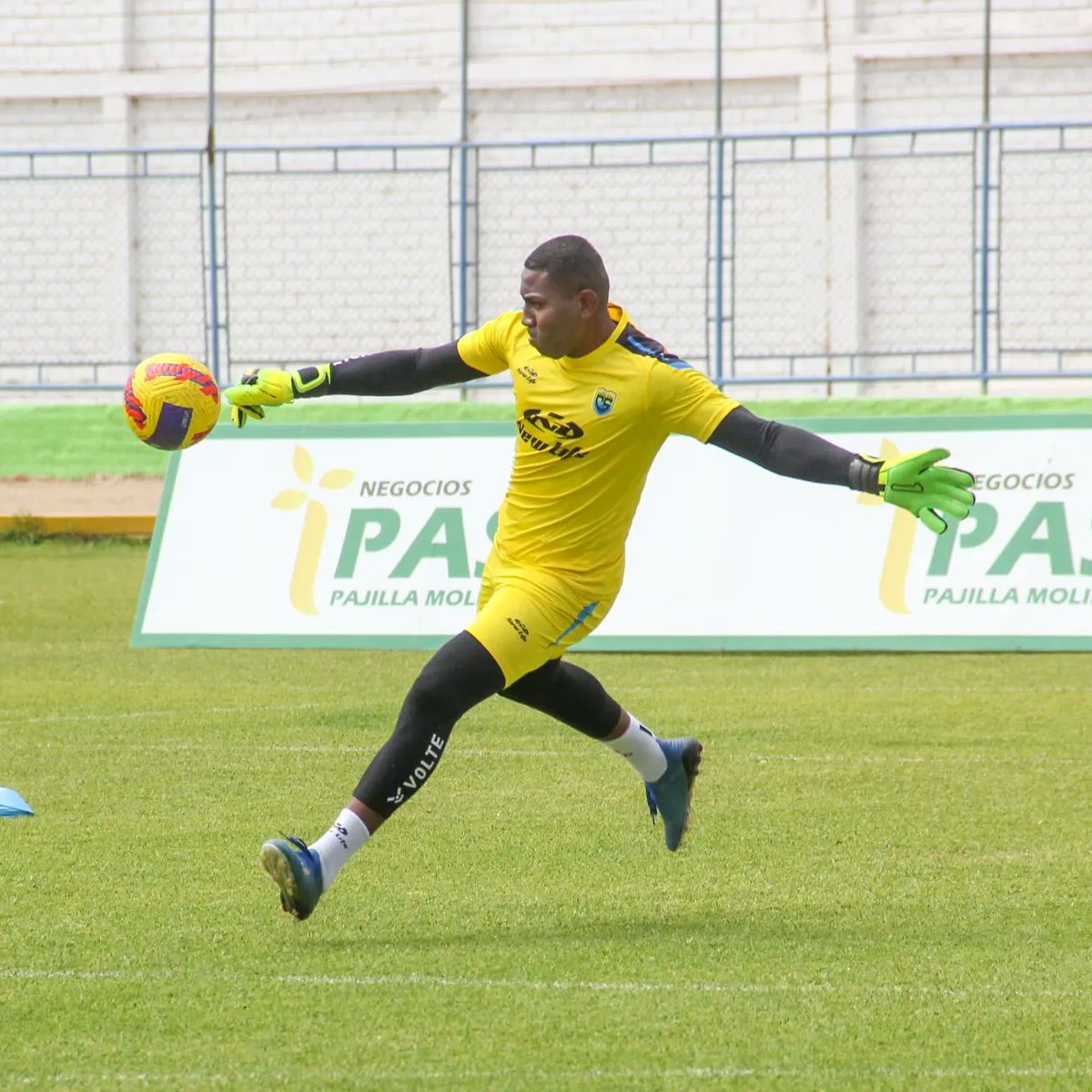 📍OLMOS

➡️ Nuestro plantel se alista para recibir al club Melgar FC en estadio Francisco Mendoza.

#VamosStein 
#Jaenesstein 
#CarlistaDeCorazón 
#orgulloleonardino💛💙