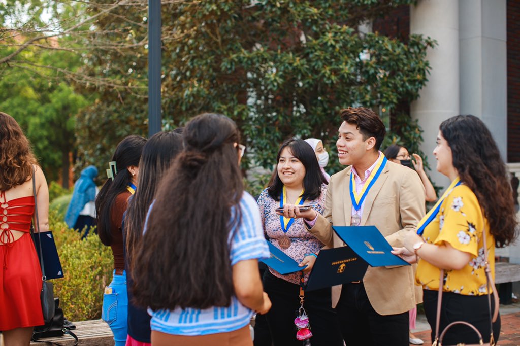 UNCG_OLCE's tweet photo. Join us at a Bronze Kickoff on August 22 at 2:00 pm in EUC Claxton to enjoy some free cookies and brownies, or on August 29 at 10:00 AM in EUC Claxton for a free cup of coffee and learn more about how you can accept the challenge! #LeadatG #Revamp #Bronze #SLC #RWW https://t.co/klvZ6wC090