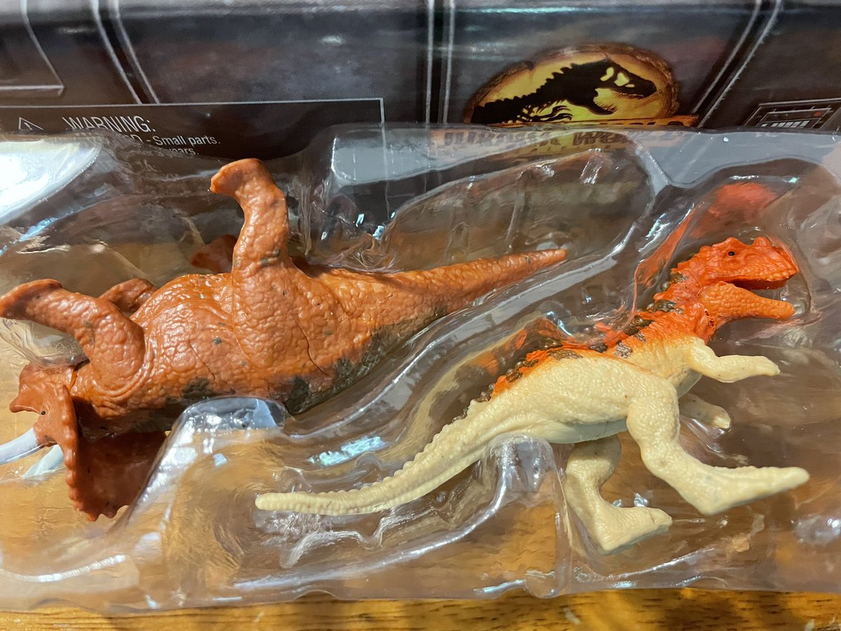 JurassicAttic's tweet photo. Favorites out of the new grouping of #JurassicWorld #MiniDinos!
#Concavenator https://t.co/R7YcT9mCt0