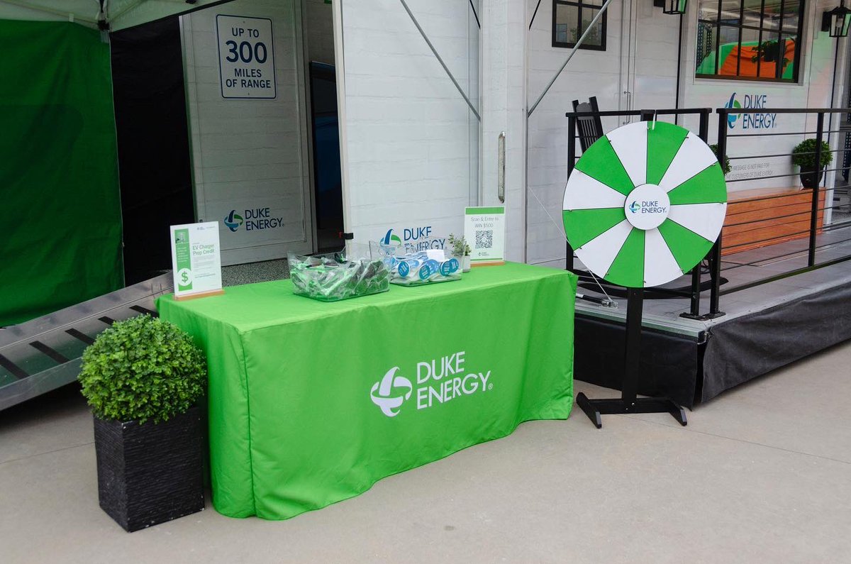 KnightsBaseball's tweet photo. Visit the #DukeEnergyEV Garage display for your chance to win a free premium ticket upgrade. Charge your phone with clean energy at the @duke_energy Solar Generator and enjoy a virtual reality experience! The first 1500 fans to enter the stadium get a 4-pack of reusable straws! https://t.co/geOMkflyXs
