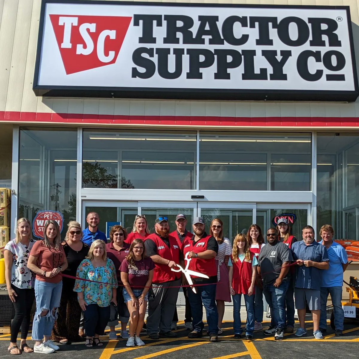 CarmiChamber's tweet photo. Welcome to Carmi, IL @TractorSupply https://t.co/HD2sv0WjQ9