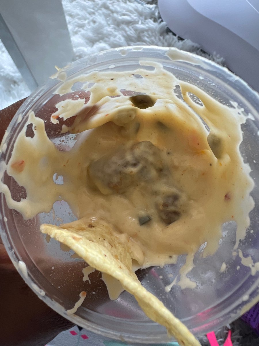 _KissGina's tweet photo. I’m N E V E R eating @ChipotleTweets Again. I haven’t ate meat in 5 years. Why am I at the bottom of my queso dip and there’s a piece of steak? WTF?!! I didn’t know what that was. I had to stab it with my chip and put it to stand up. BRB, going to throw up! So livid  #vegetarian https://t.co/9VDOEqFOHr