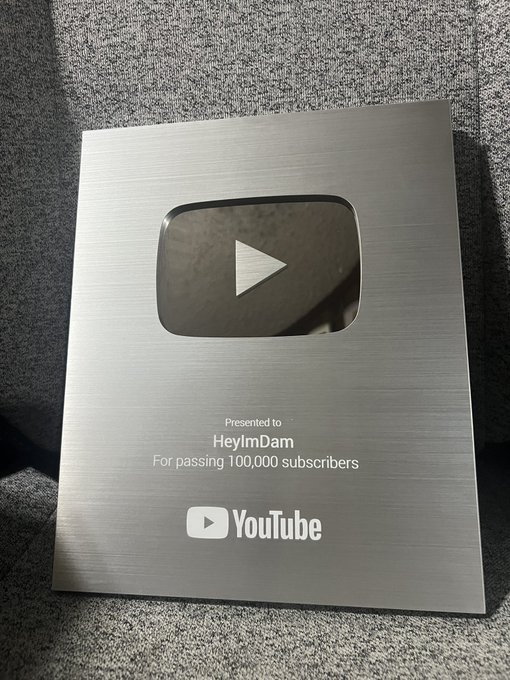 FINALLY GOT MY 100,000 SUBSCRIBER YOUTUBE PLAYBUTTON CREATOR AWARD FROM YOUTUBE!! 💜🎉🤯 https://t.co/t