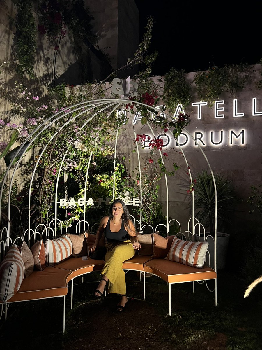 Cceeceeeeee's tweet image. When you’re at the club and you hear someone say @RWONFT is minting in 2 days 🤩🤩🤩