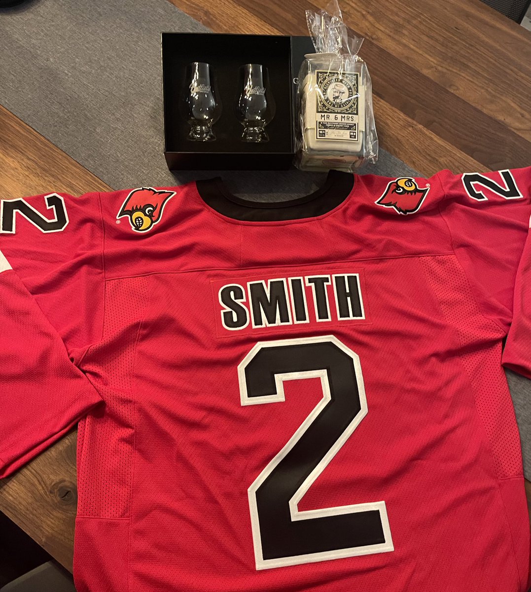 Thank you to @UofLHockey for the dope gear. This #2Deuce is crazy🔥🔥

Much love <a href="/uofl/">University of Louisville</a>