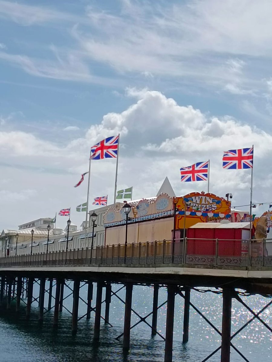 salil_parkar's tweet photo. Last day of our seaside holiday today ,walking along the pier and around the town #AHPsActive #BSOLActive @WeAHPs https://t.co/OTFrxkiRsL