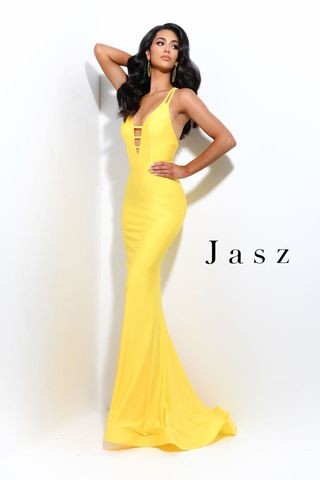 formalapproach's tweet photo. rays of sunshine!☀️💛 @JaszCouture #FormalApproach #JaszCouture #FormalTogether #IPAProm #IPAPromRetailer #IPADesigner https://t.co/p8HSsIJtXi https://t.co/usY4zlfEe1