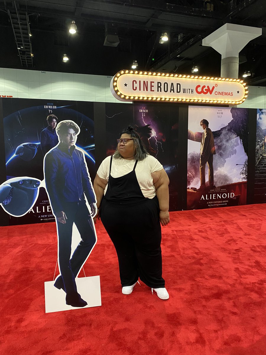 KryKalua's tweet photo. Same same 😂 #alienoid #KCON2022LA https://t.co/RBggbHMSdu