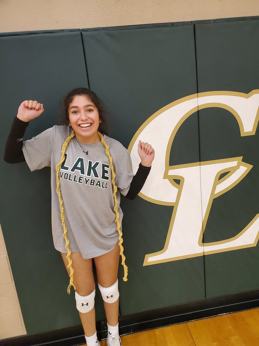 CLHawkVB's tweet photo. HOLD THE ROPE recipients at Tex-fest Tournament, given after a win for being the change in a match &/or dominating on the floor!
πππ #pointhawks
Huntleigh vs Poth 8/12
Kylie vs Bridge City 8/13
@CL_Hawks @CLHS_Principal @BMar1842 @Marshakh10 https://t.co/qUjUMV9tdO