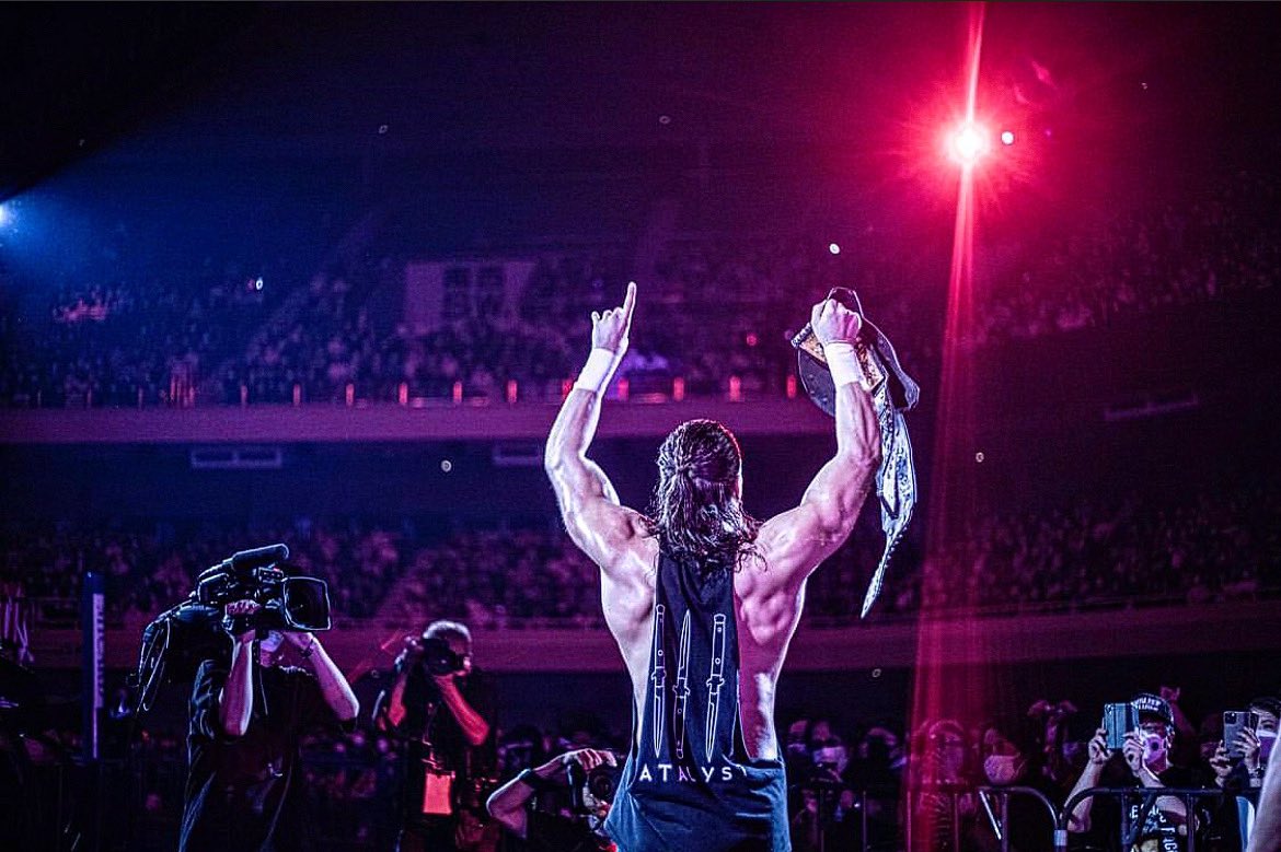 JayWhiteNZ's tweet photo. They all want their moment.
I am #ThePrize 
-
#SwitchbladeEra
#Catalyst
#JAY1
#ToJAYshow📺🗡
#ジェイホワイト
-
📷 - IG bee.ramenboy https://t.co/AcdAdYZ5AM