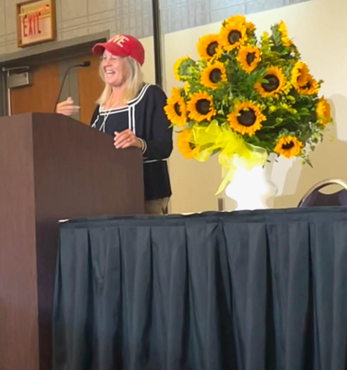 DrJudyAMikovits's tweet photo. @AutismOne: Thanks to Ed Arranga's calm & quiet manner, I learned to yell less & accomplish more over the years we worked together. He created an incredibly powerful tribe of docs, practitioners & Autism Groups who bring solutions & recovery #AutismOne #EdArranga #tribute #truth https://t.co/NPgSfqwtwV