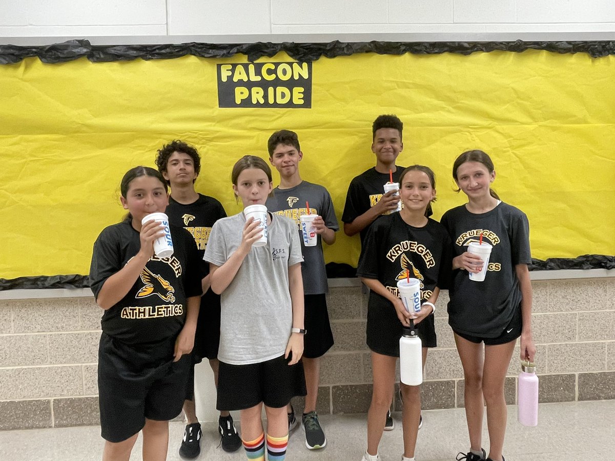 CoachVallin's tweet photo. A little treat for these fabulous falcons! They put in hard work this week! #XC #FitFalcons @PRINCIPALRUBIO @KMSLadyFalcons @BoysKrueger @NeisdAthletics https://t.co/MGNiNQmVci
