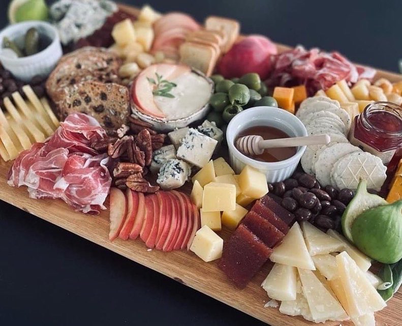 dairymaids's tweet photo. Congrats to our 4th Annual Dairymaids Cheeseboard Championship winners! Taking home top spot was Elizabeth Wallace. Second place went to Justin Smith. And third place went to Brianna Howard.
Much thanks to all who competed this year. This was the hardest year to pick a winner! https://t.co/4hMHwFFPdR